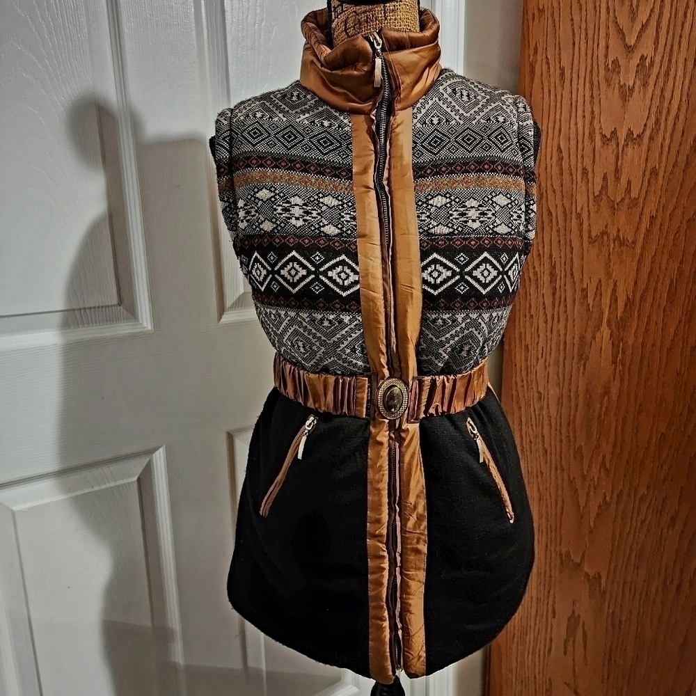 KI-TA-TA Belted Full Zip Puffer Vest Zipper Pockets Southwest Style Flattering